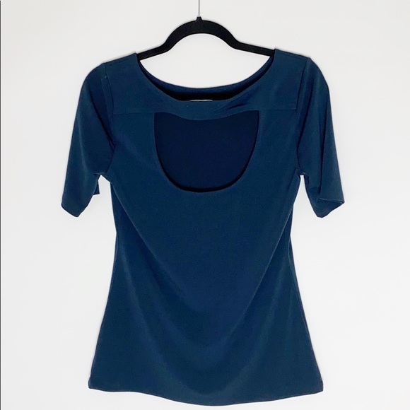 Banana Republic Tops - ❤️ 3/$20 Banana Republic open back navy blue top